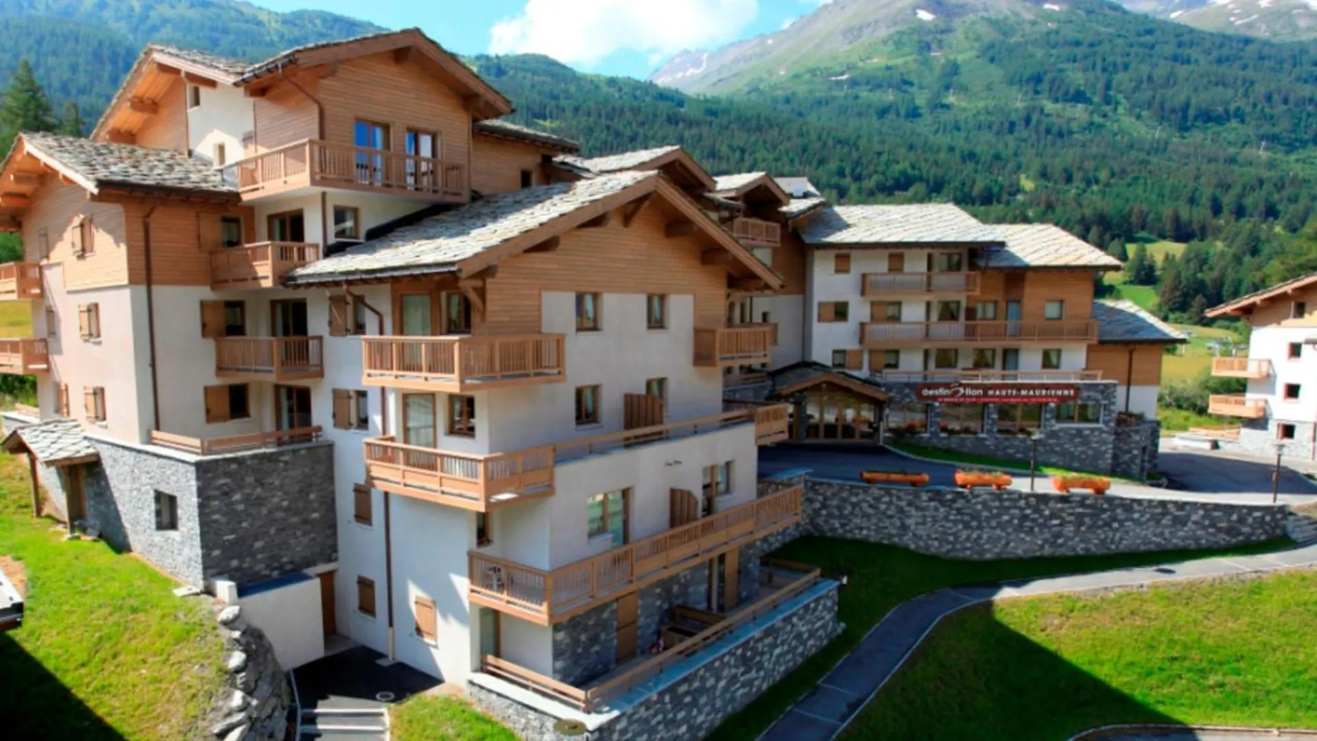 Apartment Spacieux Appartement 6 Pers Au Pied Des Pistes Avec Parking, Terrasse Et Wifi A Val-Cenis - Fr-1-508-138 Lanslevillard